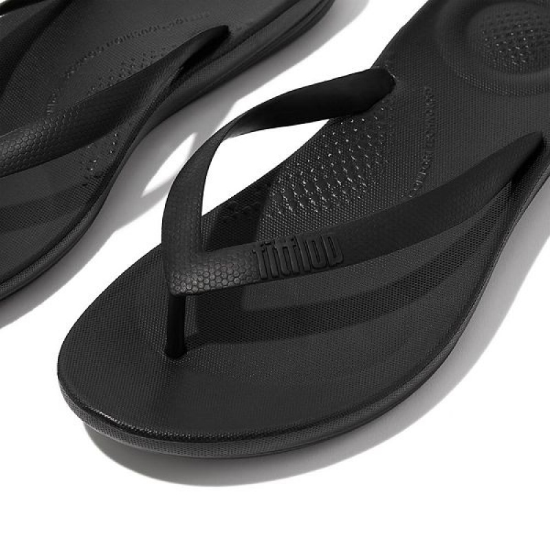 Black Men's FitFlop Iqushion Ergonomic Flip Flops | 681JOXGZC